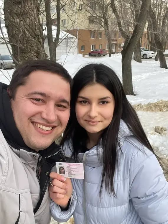 Выпускник автошколы Ягуар с правами